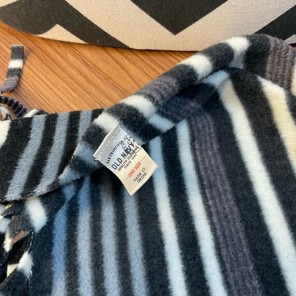 Striped Old Navy Black and White fleece Scarf